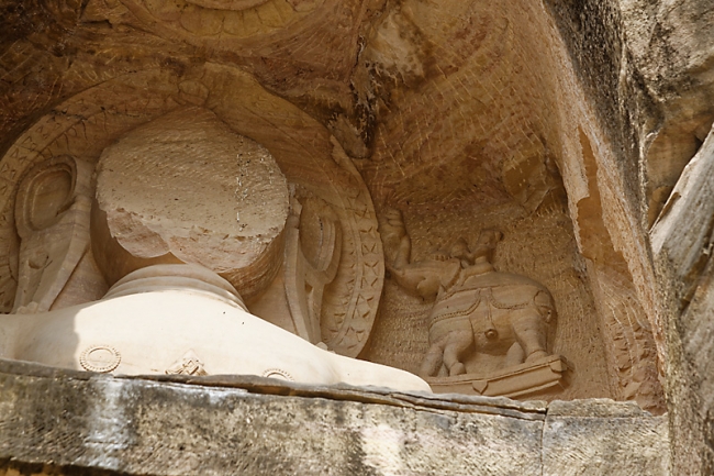 Gwalior-Statues jaïnes-070